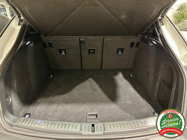 PORSCHE Macan usata, con USB