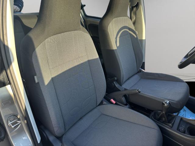 VOLKSWAGEN up! usata, con Fendinebbia