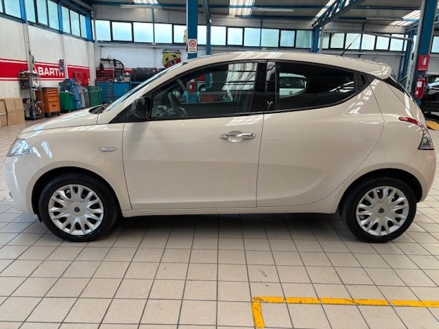 LANCIA Ypsilon usata, con Autoradio
