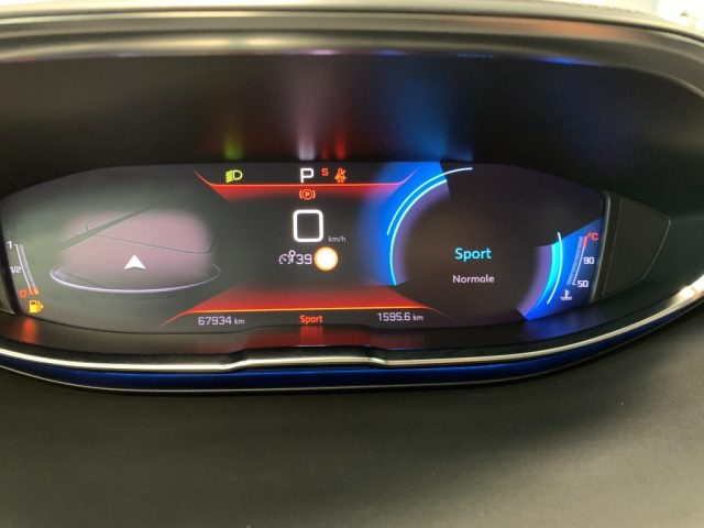 PEUGEOT 5008 usata, con USB