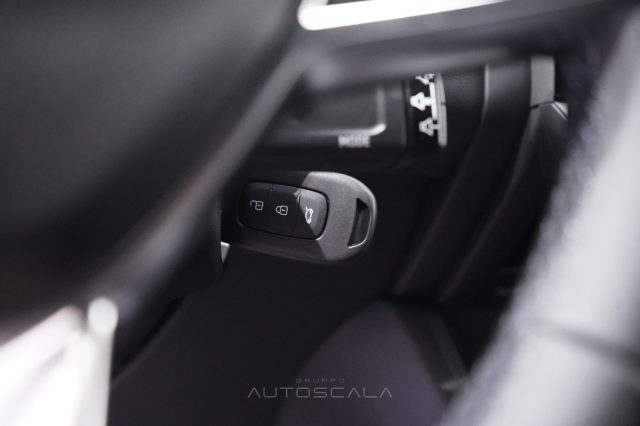 RENAULT Captur usata 17