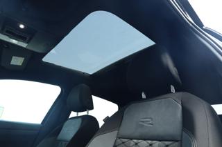 VOLKSWAGEN Taigo usata, con Hill holder