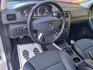 MERCEDES-BENZ B 180 usata, con Fendinebbia