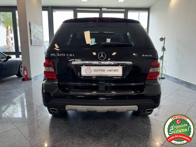 MERCEDES-BENZ ML 320 usata, con Alzacristalli elettrici