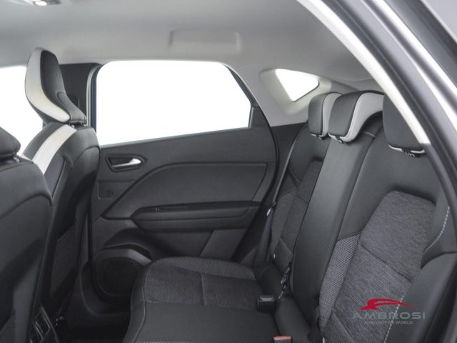 RENAULT Captur usata 9