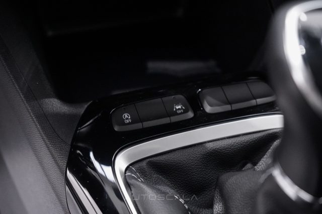 OPEL Corsa usata, con Luci diurne LED