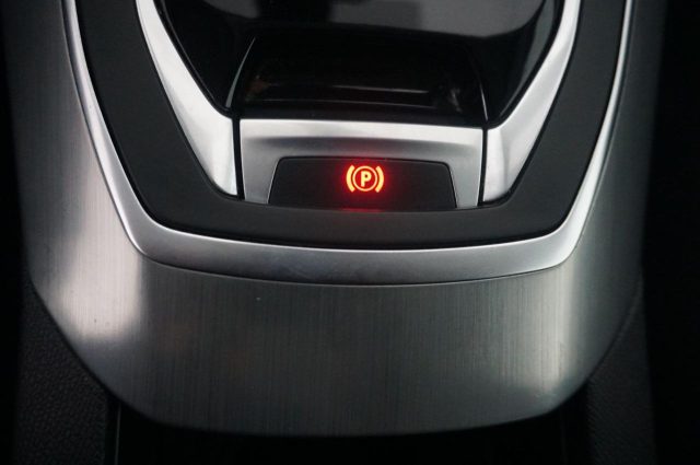 PEUGEOT 308 usata, con Head-up display