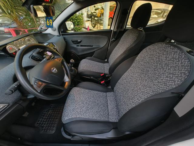LANCIA Ypsilon usata, con Autoradio