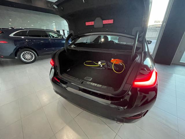 BMW 330 usata, con Autoradio