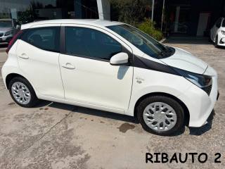 TOYOTA Aygo usata, con USB