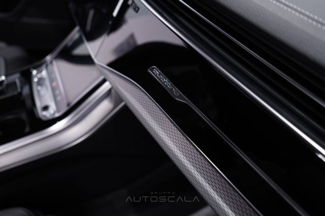AUDI Q8 usata, con Specchietti laterali elettrici