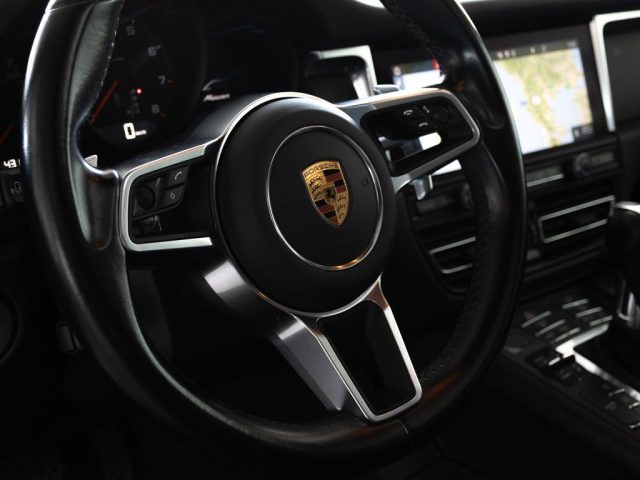 PORSCHE Macan usata 24
