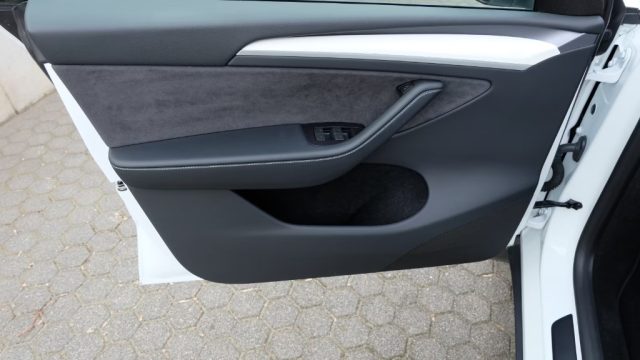 TESLA Model Y usata, con Sistema di navigazione