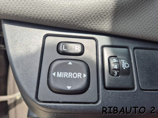 TOYOTA Yaris usata, con Volante multifunzione