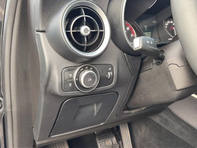 ALFA ROMEO Stelvio usata, con Cronologia tagliandi