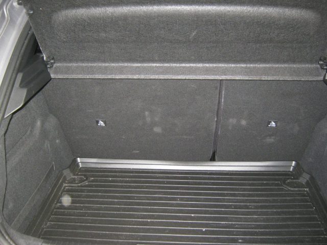 PEUGEOT 208 usata, con Volante in pelle