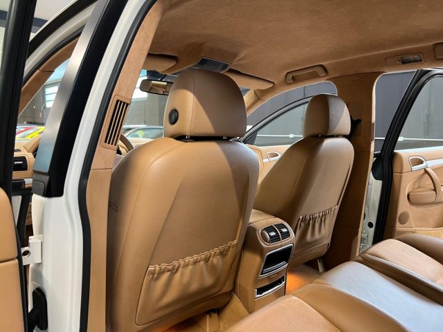 PORSCHE Cayenne usata, con Sospensioni pneumatiche