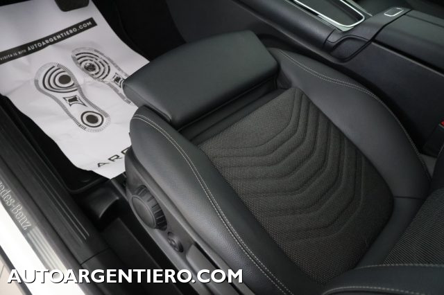 MERCEDES-BENZ GLA 180 usata, con Controllo automatico clima