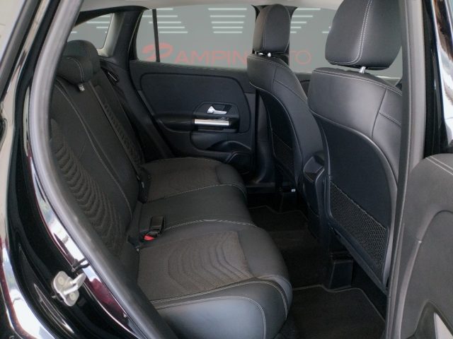 MERCEDES-BENZ GLA 180 usata 18