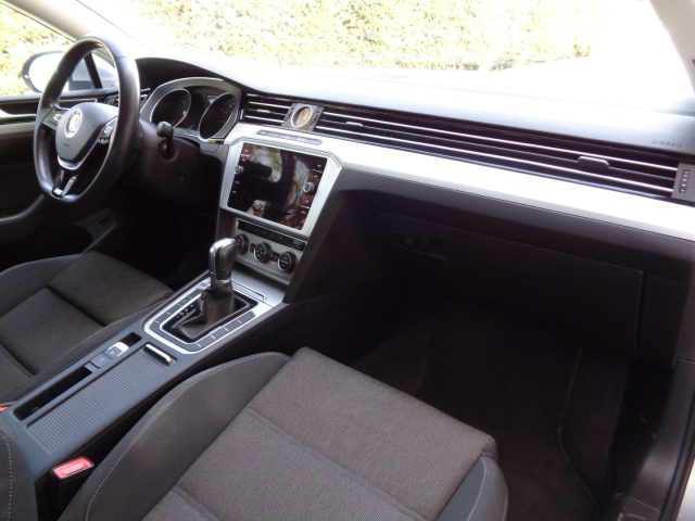 VOLKSWAGEN Passat Variant usata, con Controllo trazione