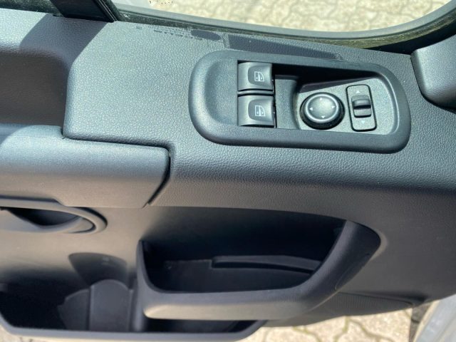 RENAULT Master usata, con Sensore di pioggia
