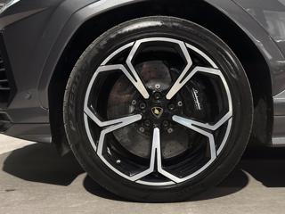 LAMBORGHINI Urus usata, con Park Distance Control