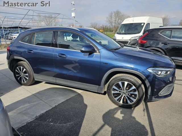 MERCEDES-BENZ GLA 250 usata, con Controllo elettronico della corsia