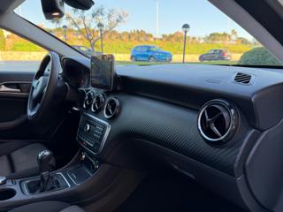 MERCEDES-BENZ GLA 180 usata, con Portellone posteriore elettrico