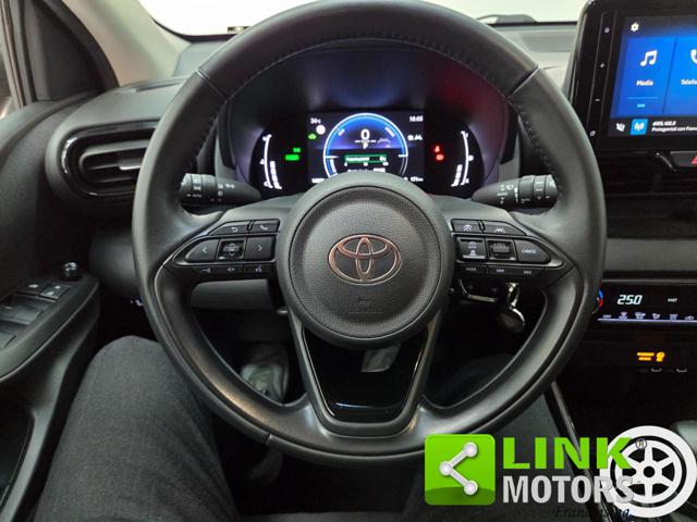 TOYOTA Yaris usata, con Autoradio