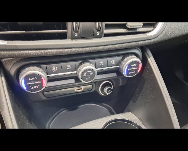 ALFA ROMEO Giulia usata, con Autoradio digitale