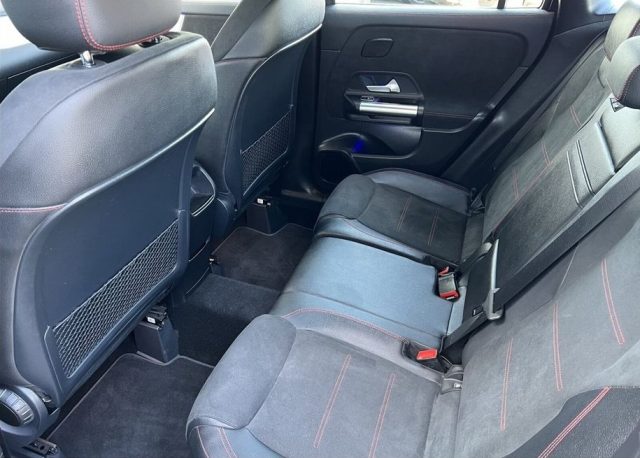MERCEDES-BENZ GLA 220 usata, con Sedili riscaldati