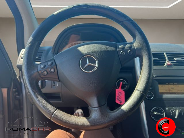 MERCEDES-BENZ A 180 usata, con Controllo automatico clima