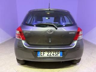 TOYOTA Yaris usata 8