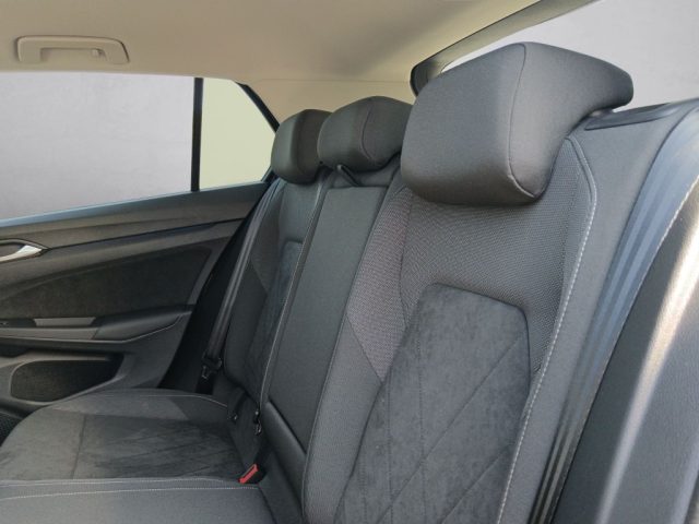 VOLKSWAGEN Golf usata, con Autoradio