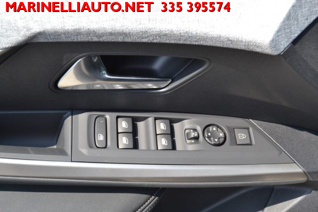 PEUGEOT 3008 usata, con Touch screen