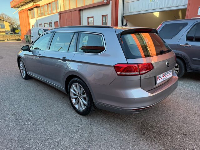 VOLKSWAGEN Passat Variant usata, con Alzacristalli elettrici