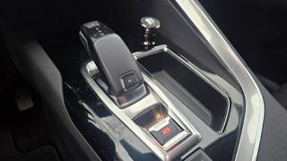 PEUGEOT 3008 usata, con Volante in pelle