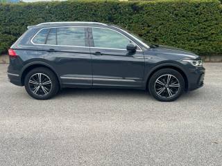 VOLKSWAGEN Tiguan usata, con Airbag laterali
