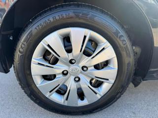 TOYOTA Yaris usata 15