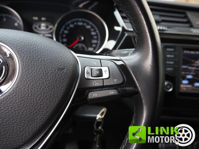 VOLKSWAGEN Touran usata, con Climatizzatore automatico, 3 zone