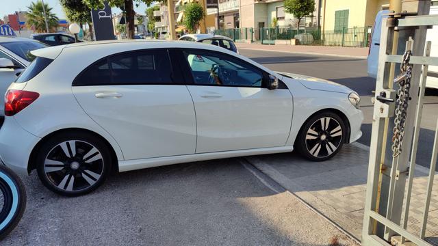 MERCEDES-BENZ A 200 usata, con Airbag