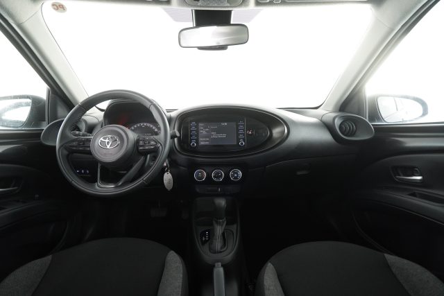 TOYOTA Aygo X usata 9