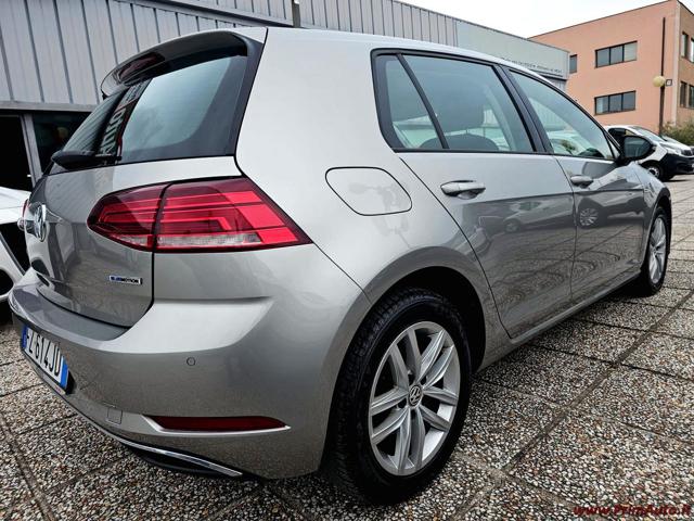 VOLKSWAGEN Golf usata, con Autoradio