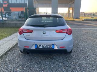 ALFA ROMEO Giulietta usata, con Autoradio