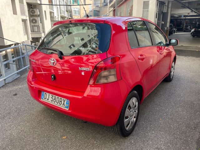 TOYOTA Yaris usata, con Alzacristalli elettrici