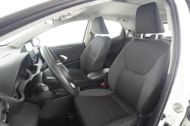 TOYOTA Yaris usata 8