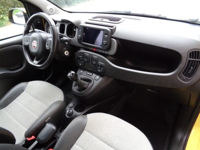 FIAT Panda Cross usata, con Controllo automatico clima
