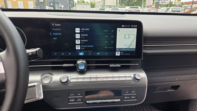 HYUNDAI Kona usata, con USB
