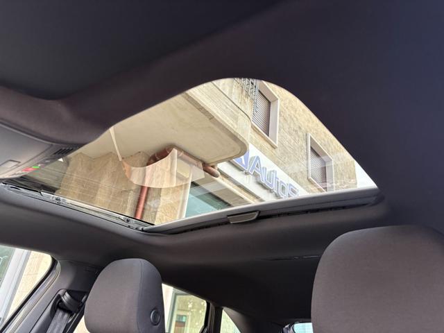 VOLKSWAGEN Taigo usata, con Tettuccio apribile