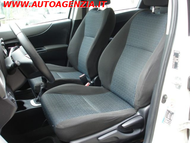 TOYOTA Yaris usata 8